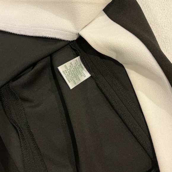 Black Dress with White Trim Size 8 Donna Morgan - Picture 3 of 5